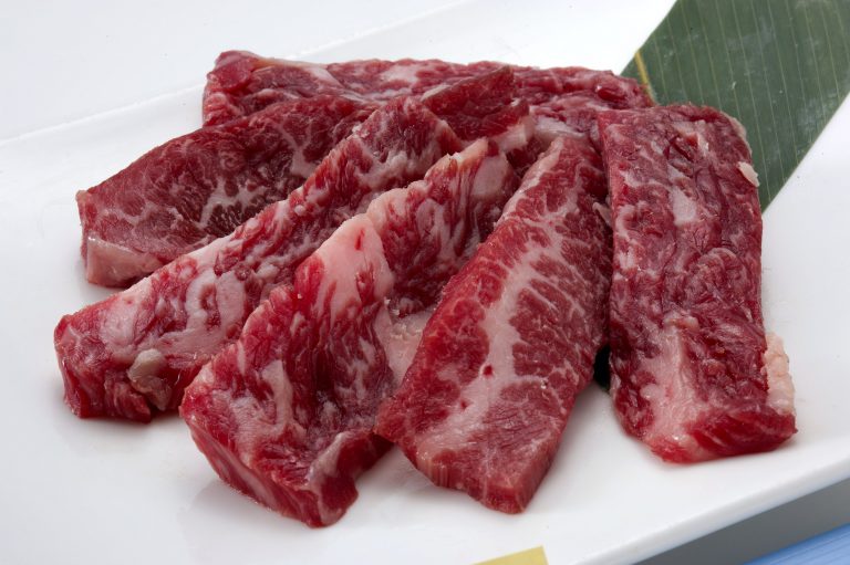 ヘルシーで話題のサガリって?牛肉の部位やおいしい食べ方を学ぼう! - 焼肉食べたいメディア